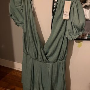 Francesca’s romper size small